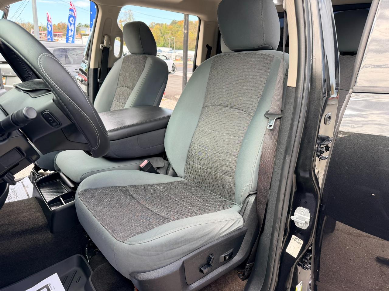 RAM 1500 SLT Crew Cab LWB 4WD 2017