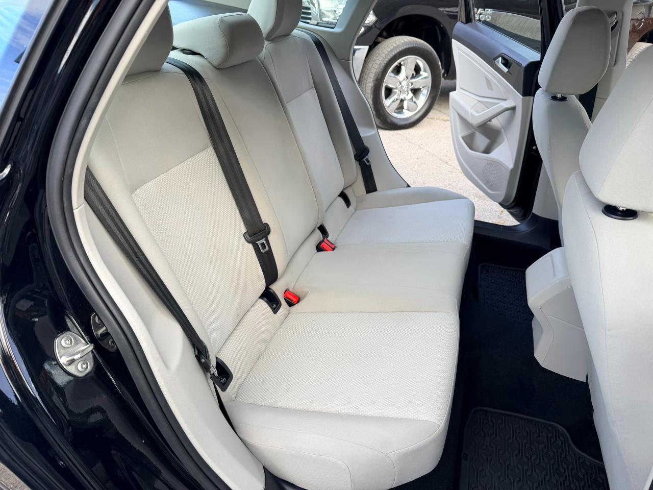 Volkswagen Jetta 1.4T S 6M 2019