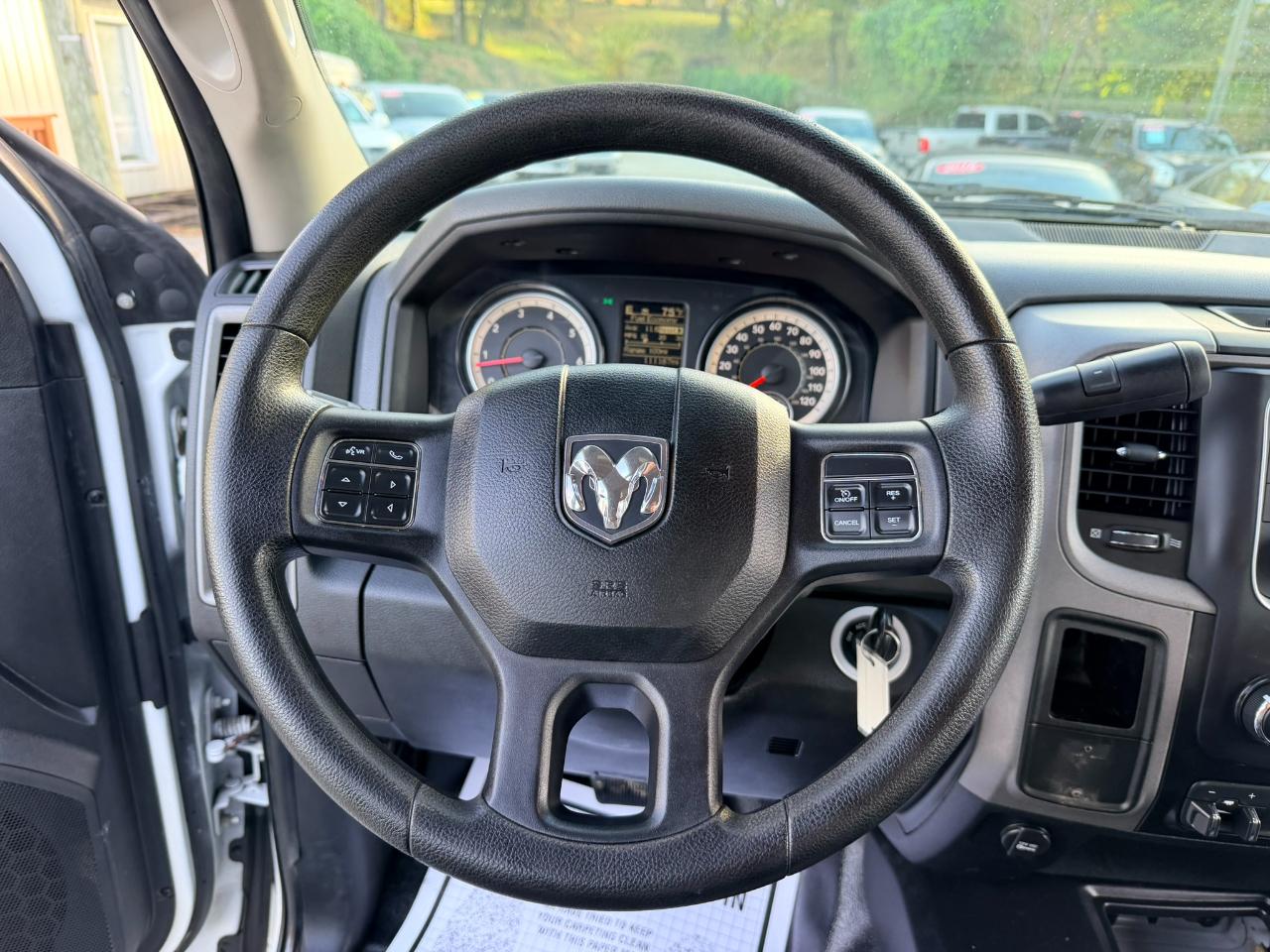 RAM 2500 Tradesman Crew Cab SWB 4WD 2016