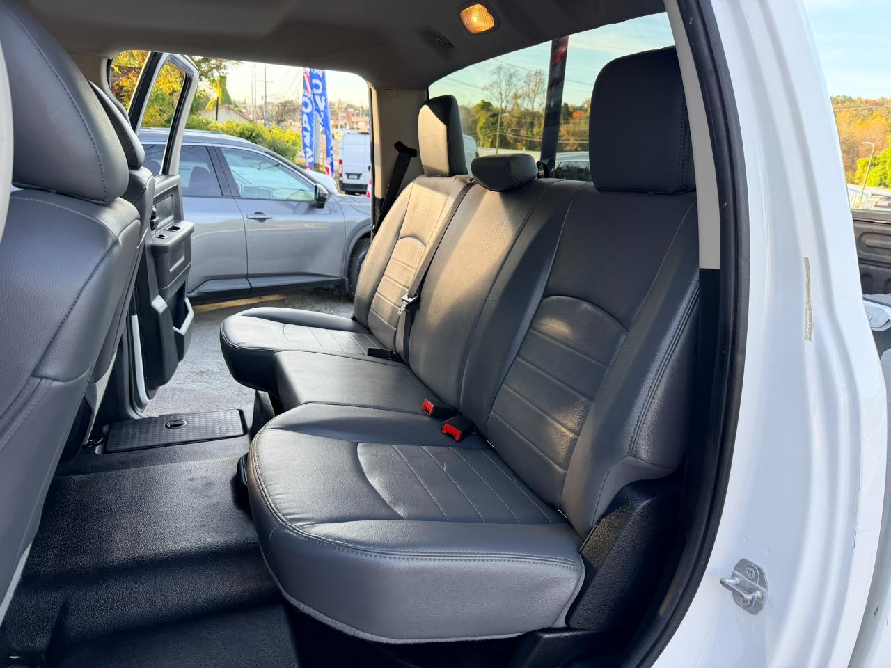 RAM 2500 Tradesman Crew Cab SWB 4WD 2016