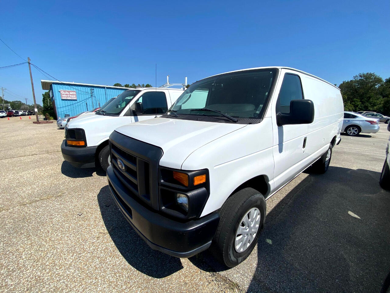 Ford Econoline E-350 Super Duty Extended 2011