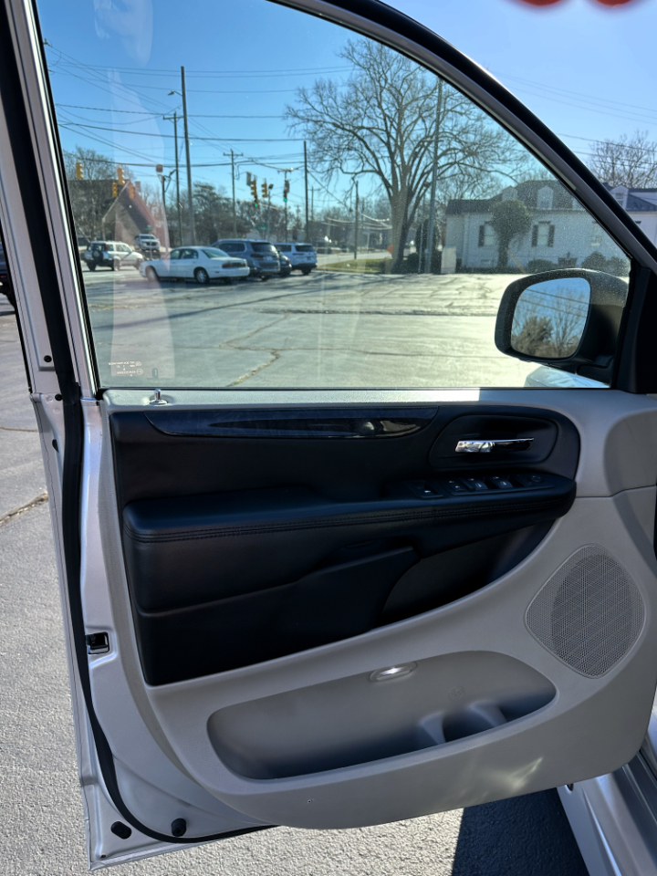 Dodge Grand Caravan Crew 2011