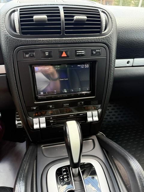 Porsche Cayenne  2010