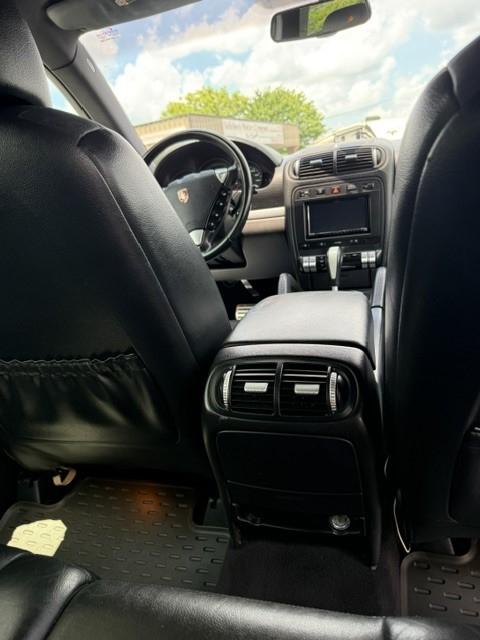 Porsche Cayenne  2010