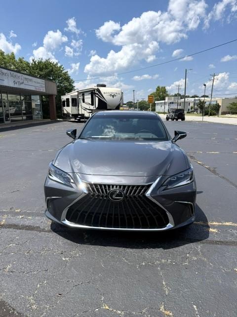 Lexus ES 350  2025