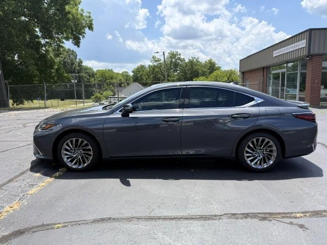 Lexus ES 350  2025
