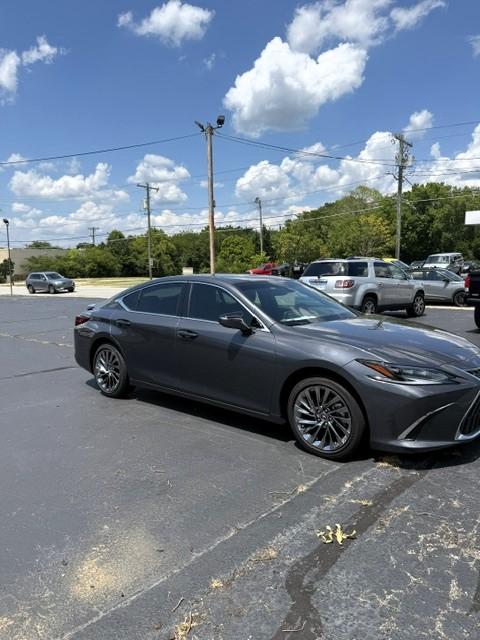Lexus ES 350  2025