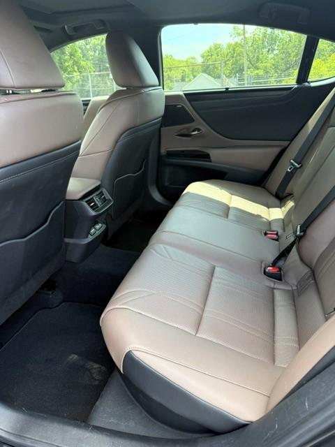 Lexus ES 350  2025