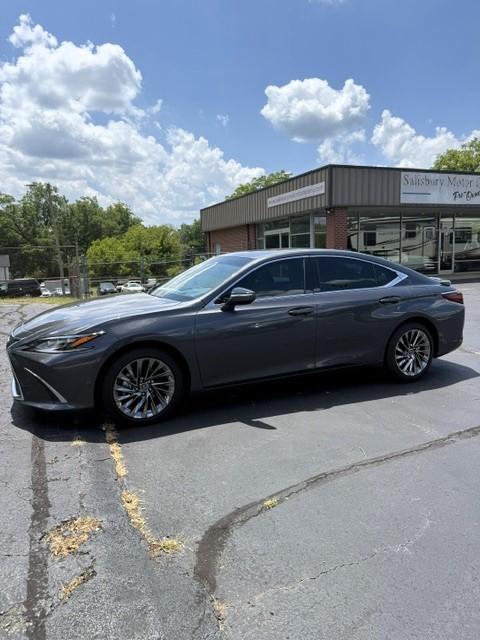 Lexus ES 350  2025