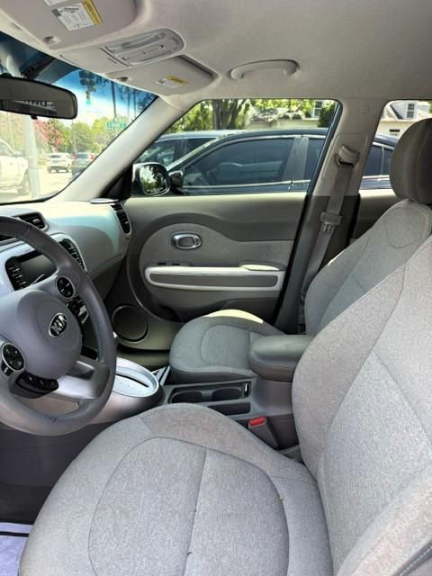 Kia Soul EV Base 2015