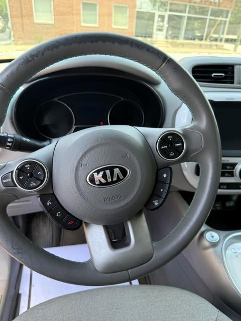 Kia Soul EV Base 2015