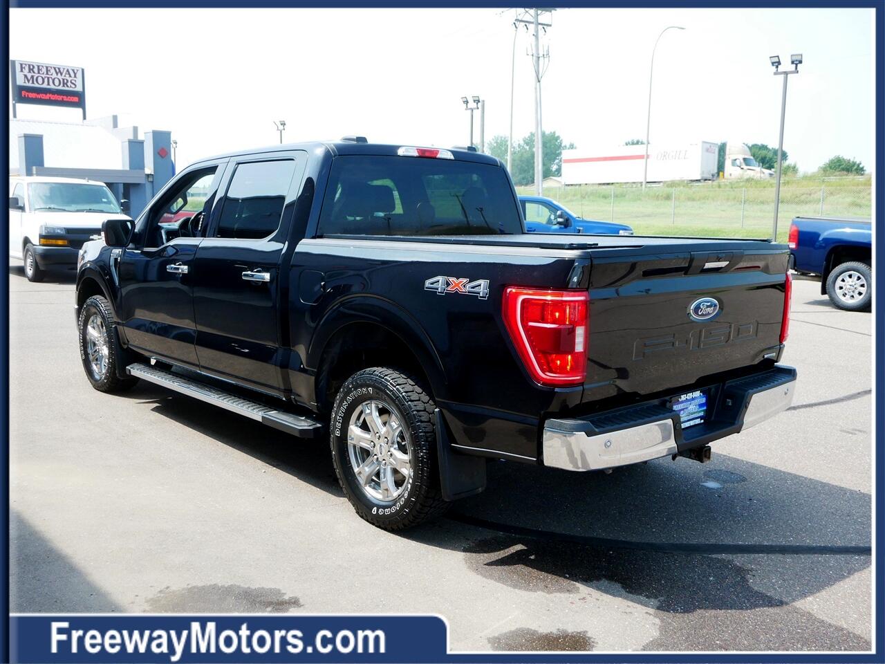 Ford F-150 XLT SuperCrew 5.5-ft. Bed 4WD 2021 Ford F-150 XLT SuperCrew 5.5-ft. Bed 4WD 2021