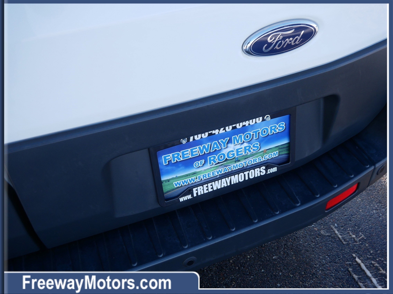 Ford Transit Passenger Wagon T-150 130" Med Roof XLT Sliding RH Dr 2018