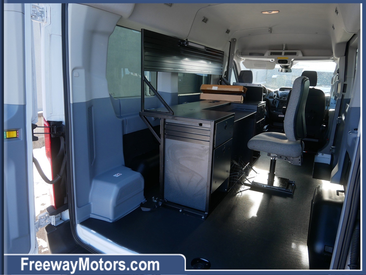 Ford Transit Passenger Wagon T-150 130" Med Roof XLT Sliding RH Dr 2018