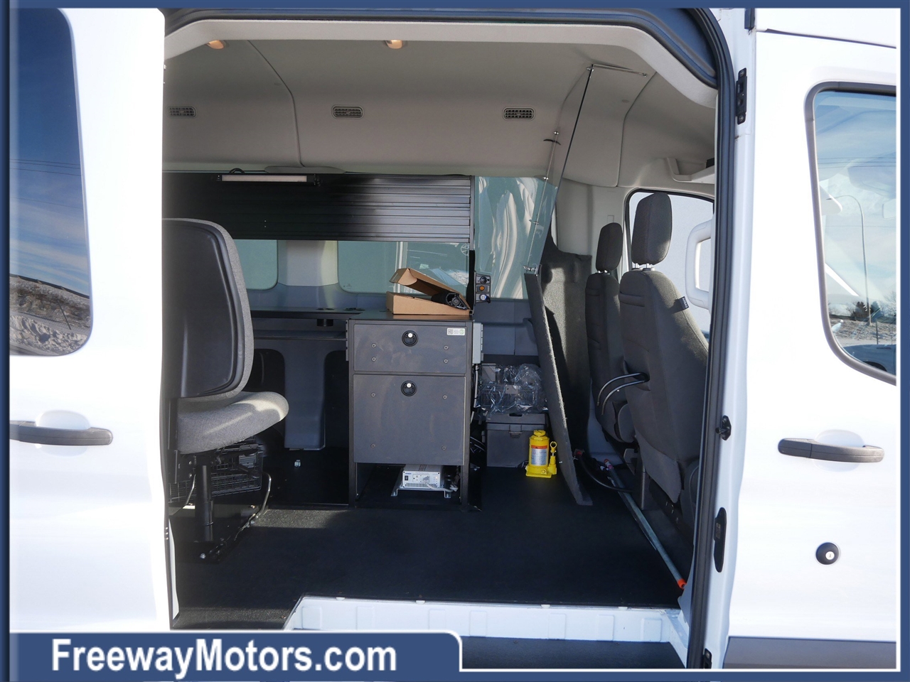 Ford Transit Passenger Wagon T-150 130" Med Roof XLT Sliding RH Dr 2018