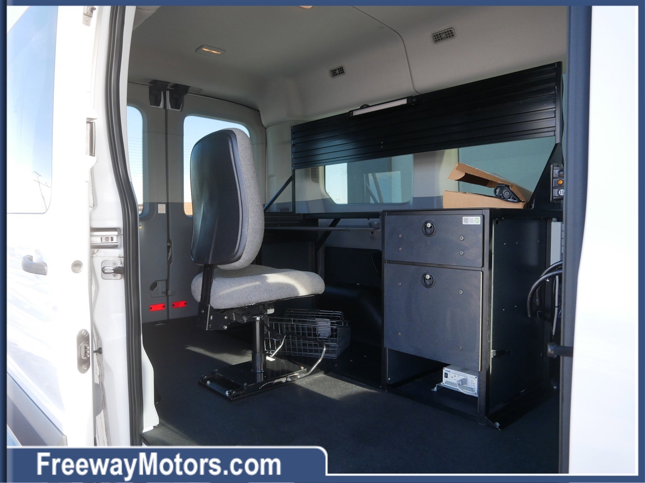 Ford Transit Passenger Wagon T-150 130" Med Roof XLT Sliding RH Dr 2018