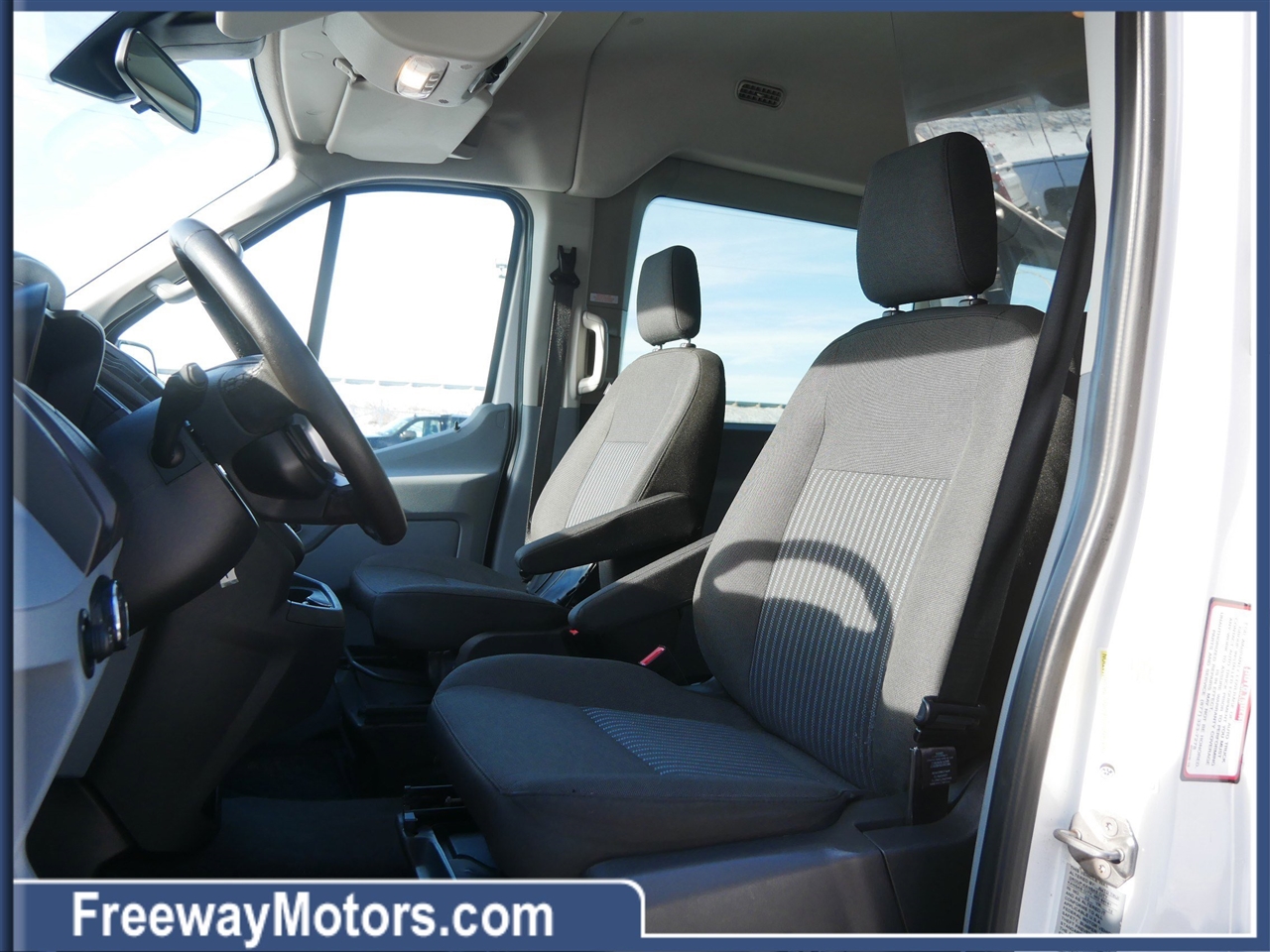 Ford Transit Passenger Wagon T-150 130" Med Roof XLT Sliding RH Dr 2018