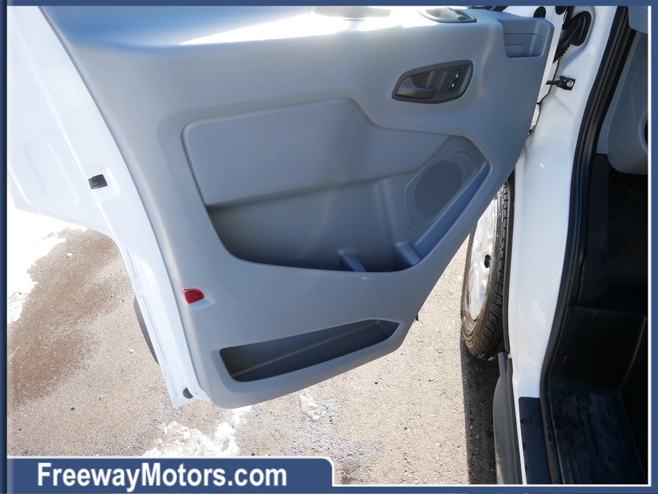 Ford Transit Passenger Wagon T-150 130" Med Roof XLT Sliding RH Dr 2018