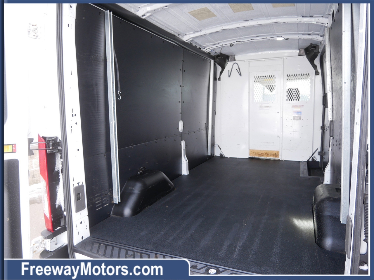 Ford Transit Cargo Van T-250 130" Med Rf 9070 GVWR RWD 2020