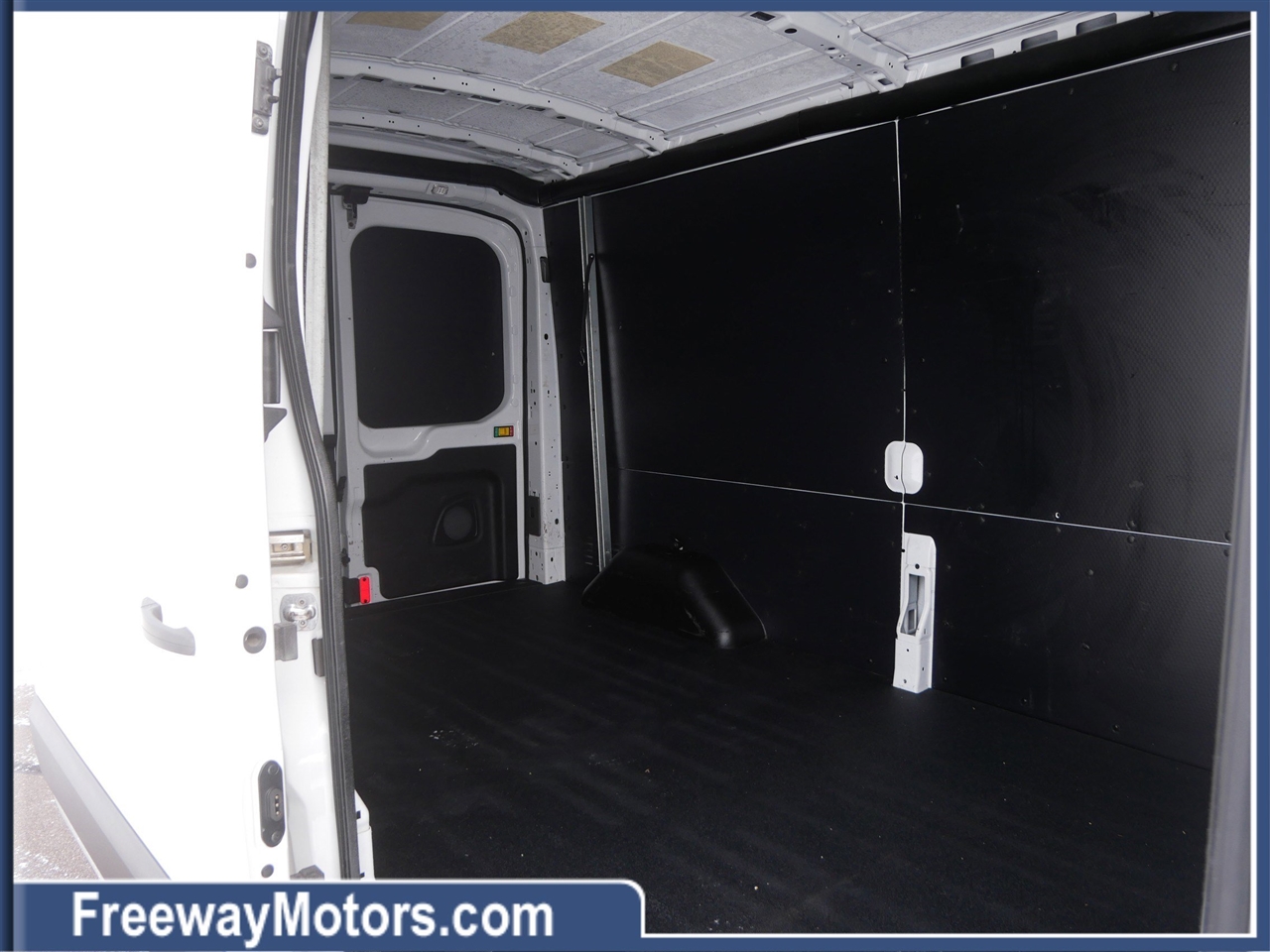 Ford Transit Cargo Van T-250 130" Med Rf 9070 GVWR RWD 2020