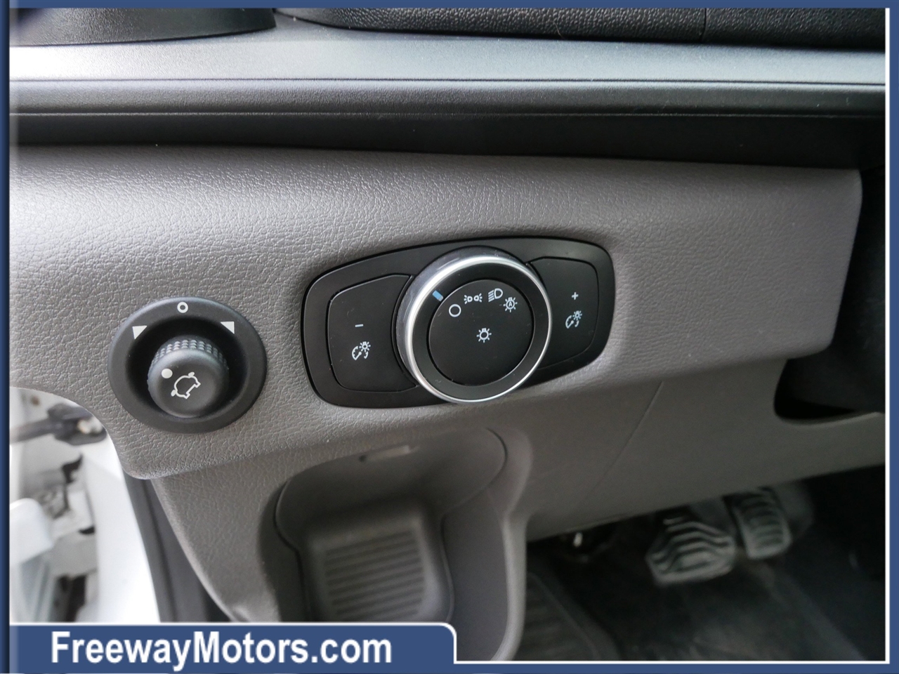 Ford Transit Cargo Van T-250 130" Med Rf 9070 GVWR RWD 2020