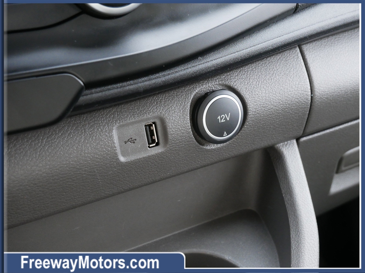 Ford Transit Cargo Van T-250 130" Med Rf 9070 GVWR RWD 2020