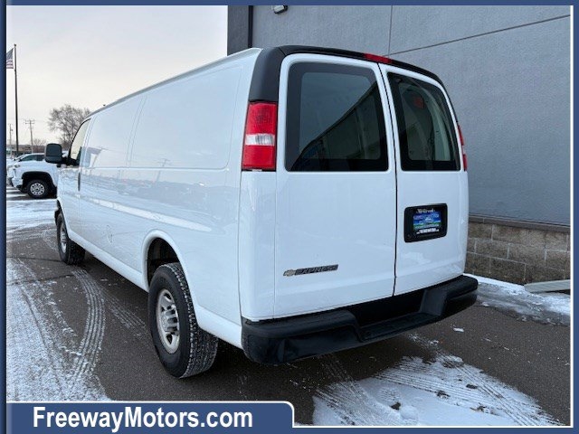 Chevrolet Express Cargo Van RWD 2500 155" 2022