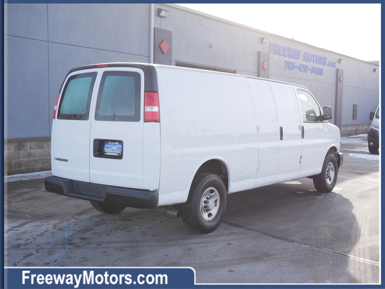 Chevrolet Express Cargo Van RWD 2500 155" 2022