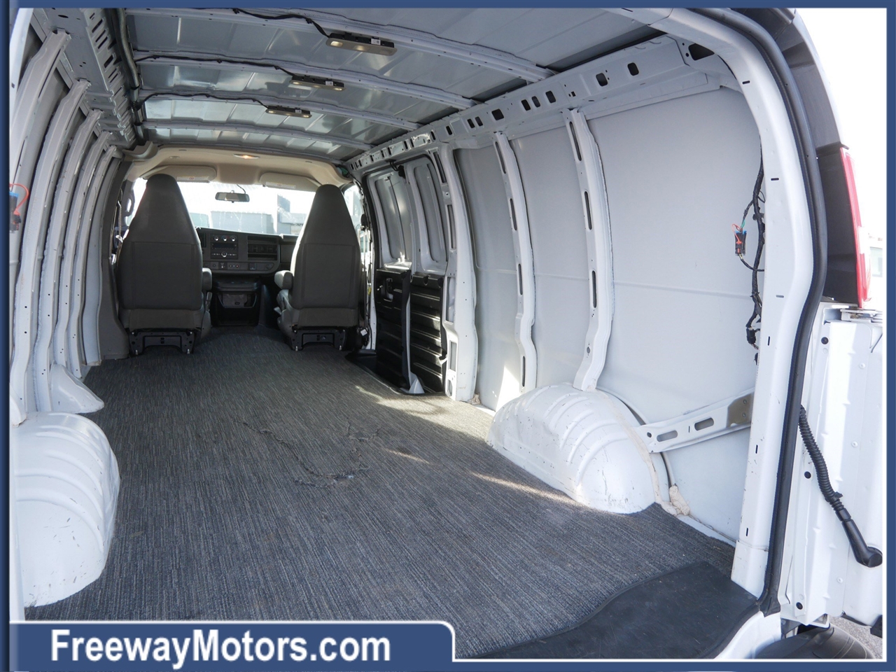 Chevrolet Express Cargo Van RWD 2500 155" 2022