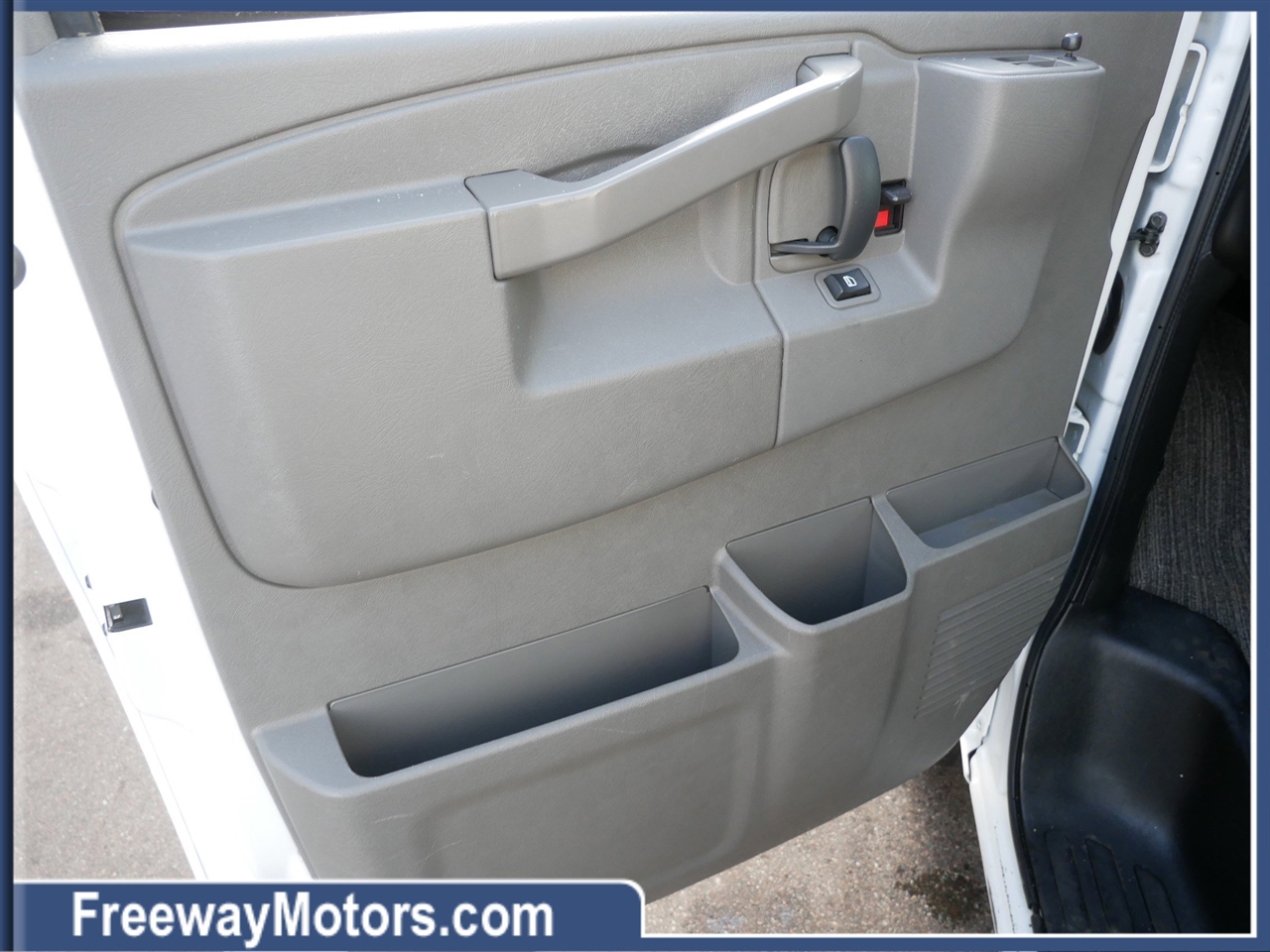 Chevrolet Express Cargo Van RWD 2500 155" 2022