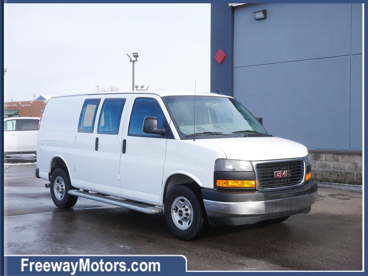 2024 GMC Savana Cargo Van RWD 2500 135"