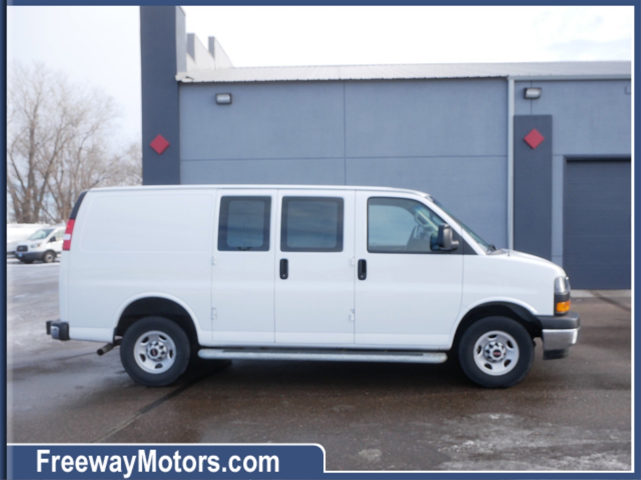 GMC Savana Cargo Van RWD 2500 135" 2024