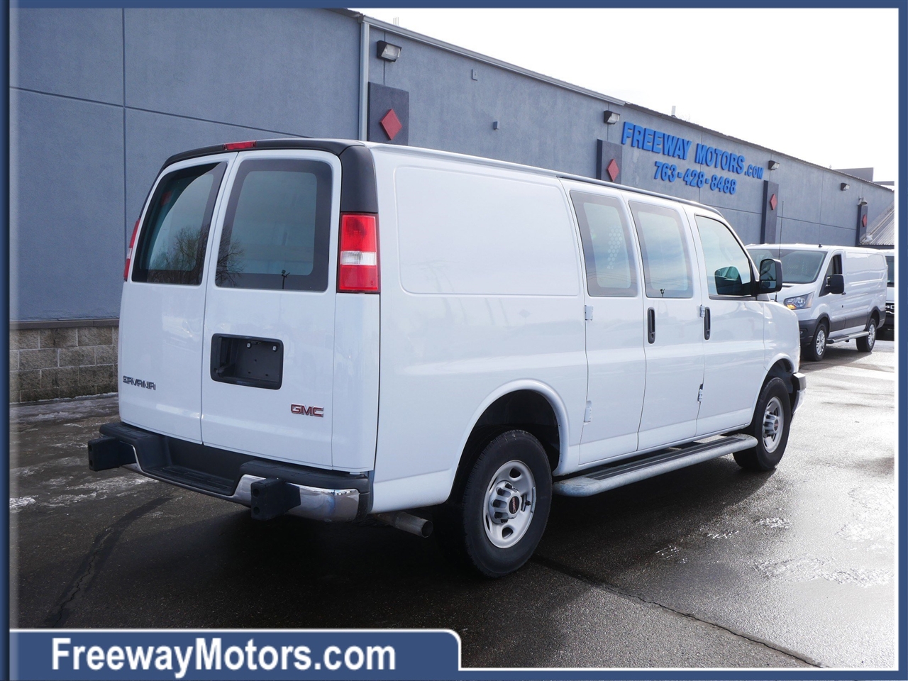 GMC Savana Cargo Van RWD 2500 135" 2024