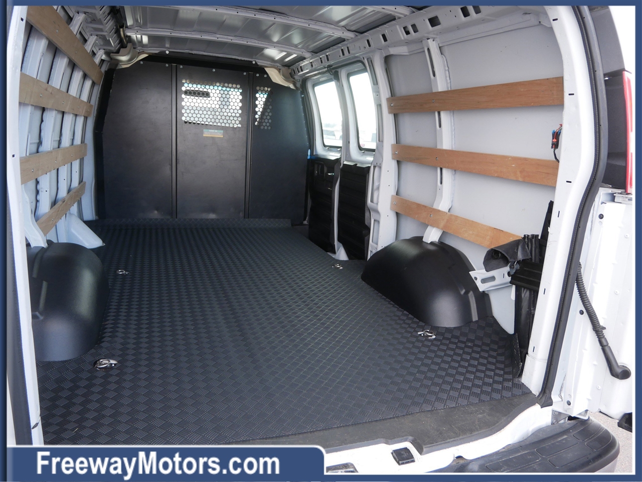 GMC Savana Cargo Van RWD 2500 135" 2024