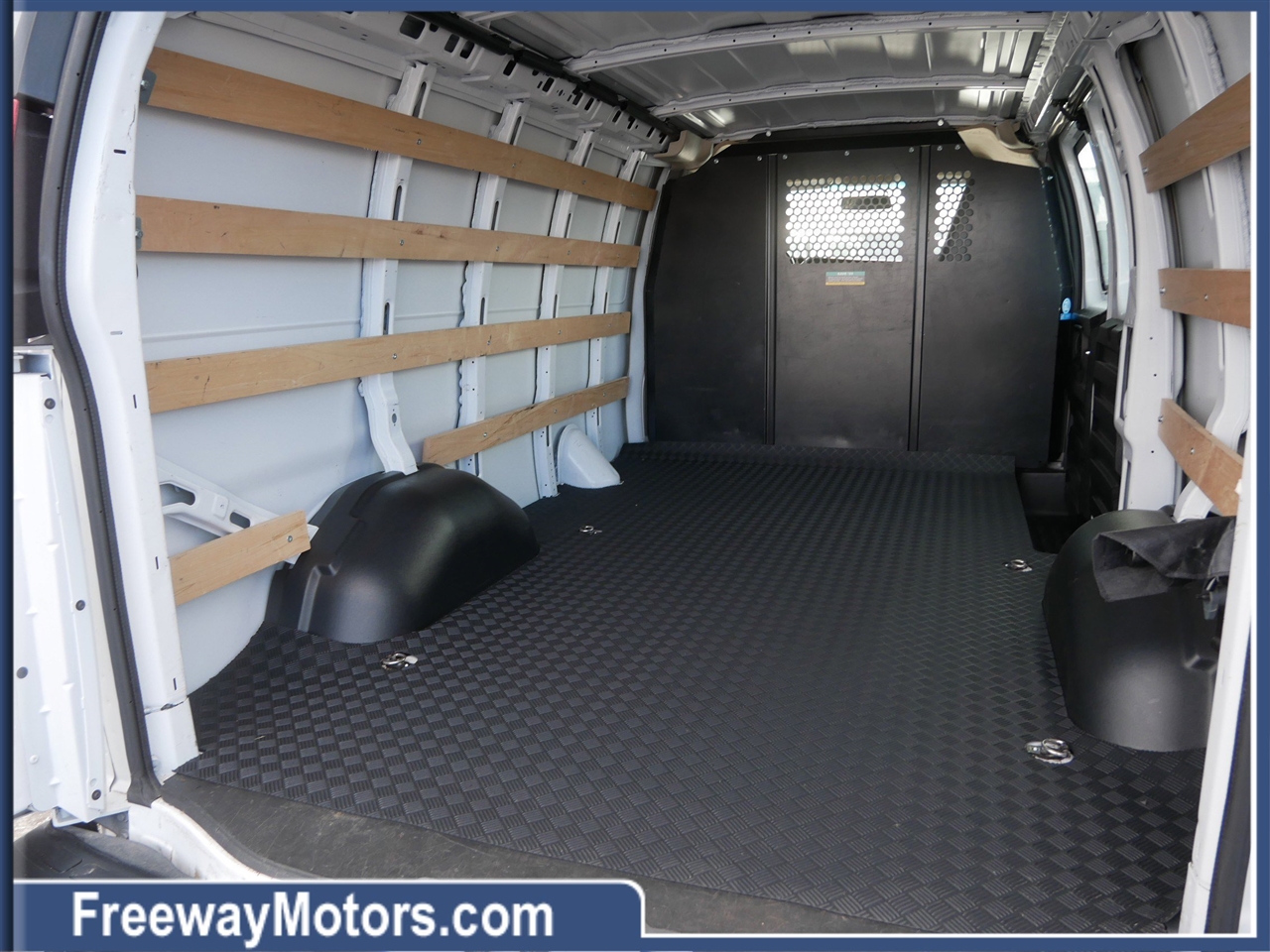 GMC Savana Cargo Van RWD 2500 135" 2024