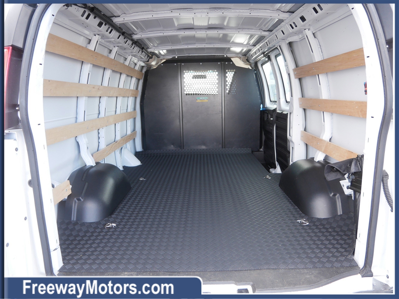 GMC Savana Cargo Van RWD 2500 135" 2024