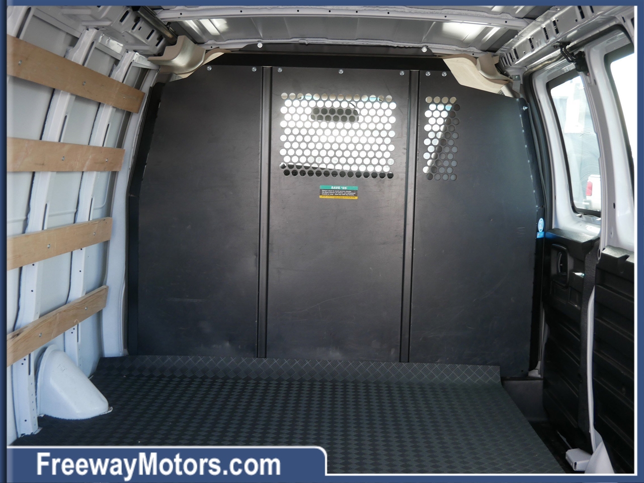 GMC Savana Cargo Van RWD 2500 135" 2024