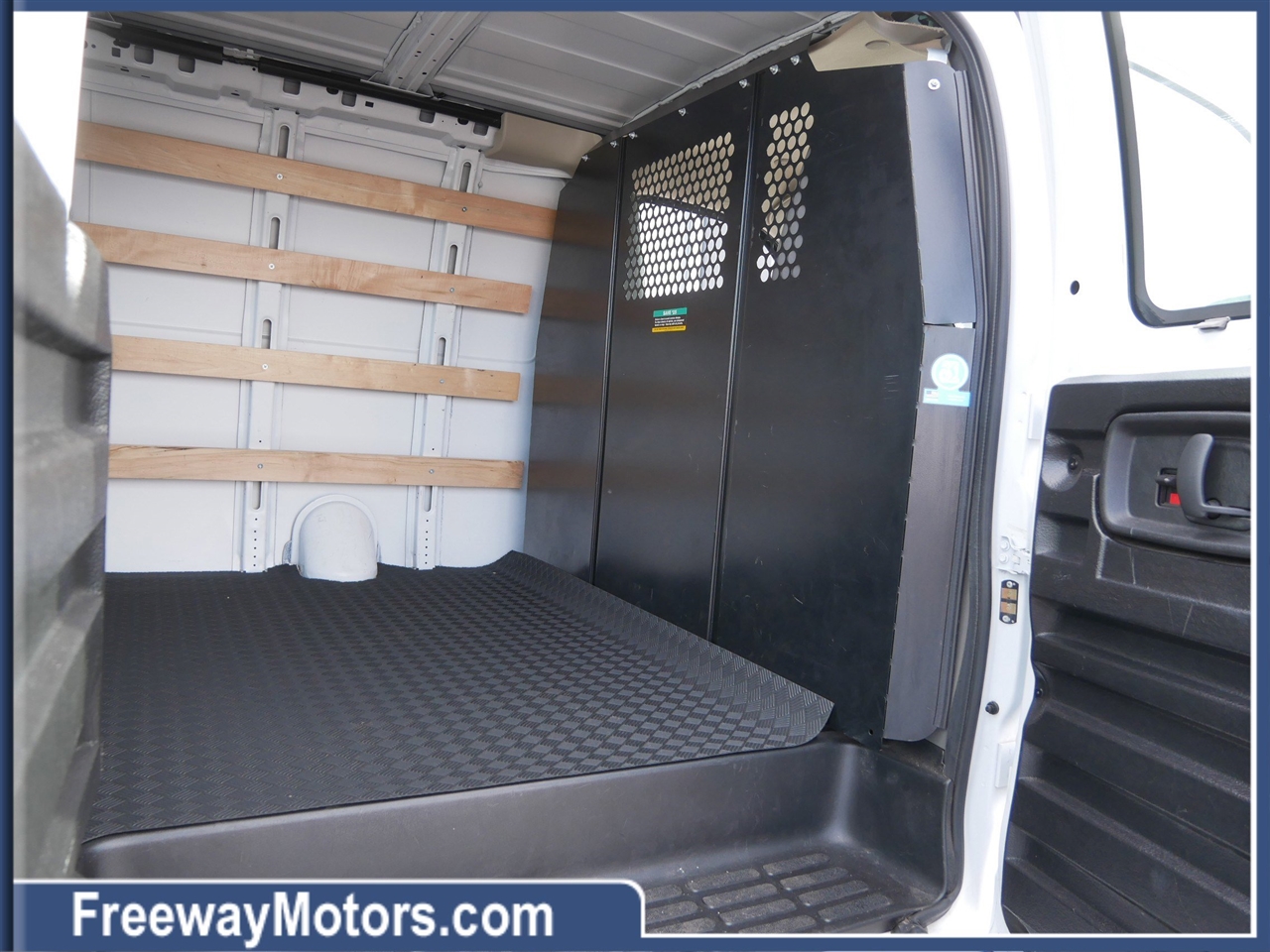 GMC Savana Cargo Van RWD 2500 135" 2024