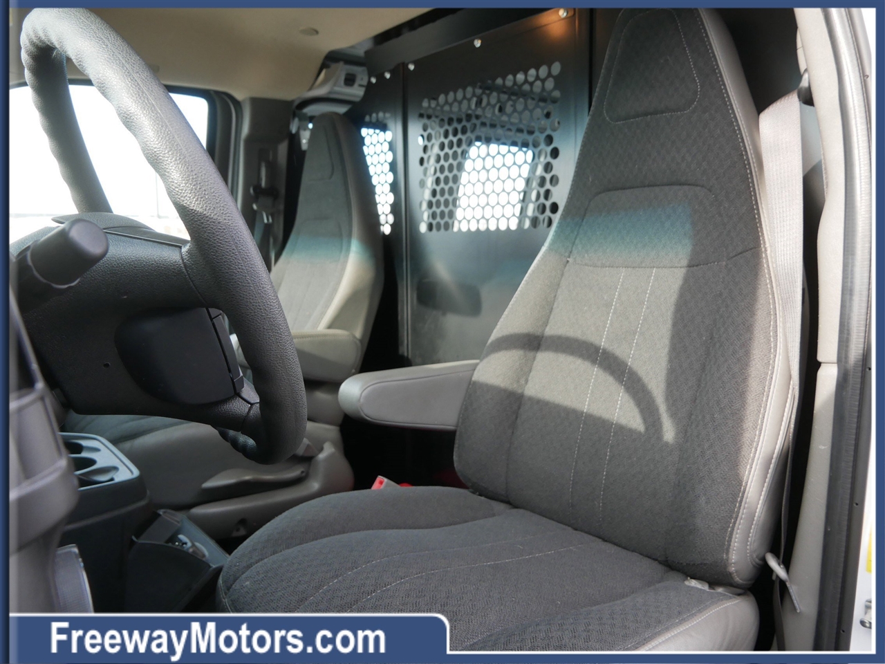 GMC Savana Cargo Van RWD 2500 135" 2024