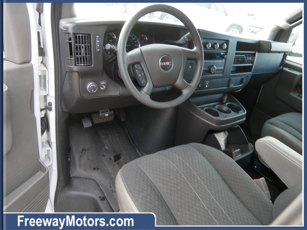 GMC Savana Cargo Van RWD 2500 135" 2024