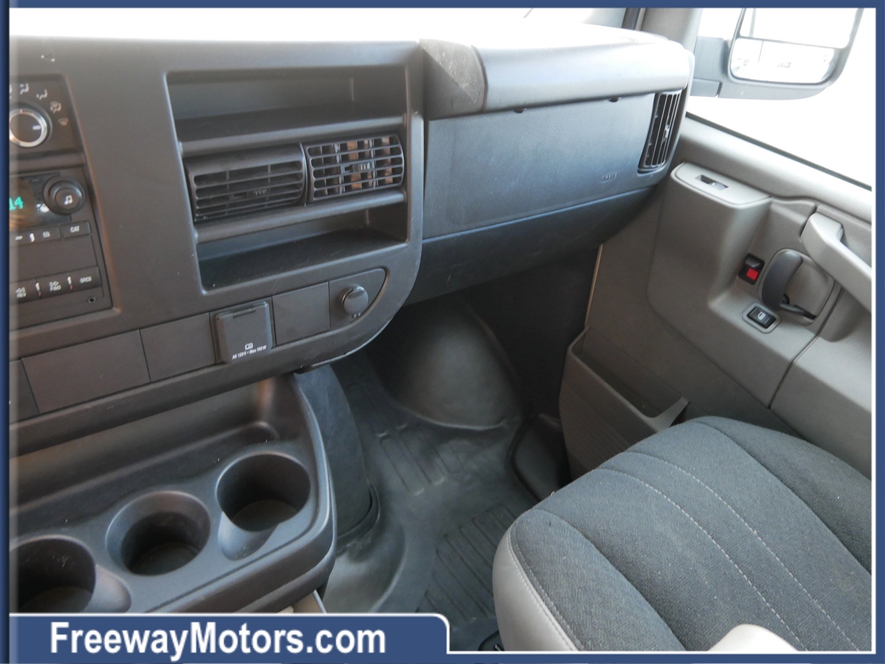 GMC Savana Cargo Van RWD 2500 135" 2024