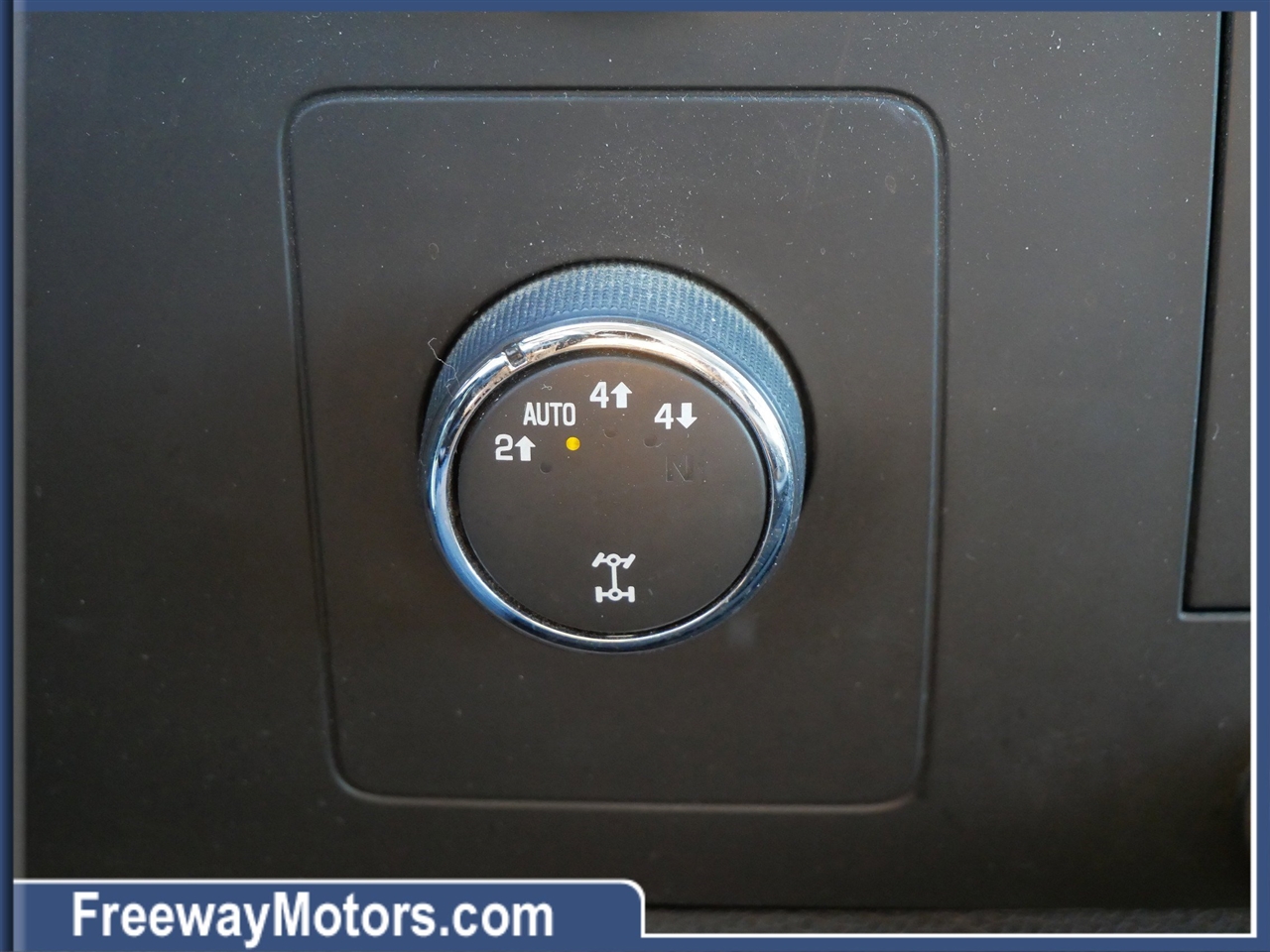 Chevrolet Silverado 1500 4WD Crew Cab 143.5" LT 2009