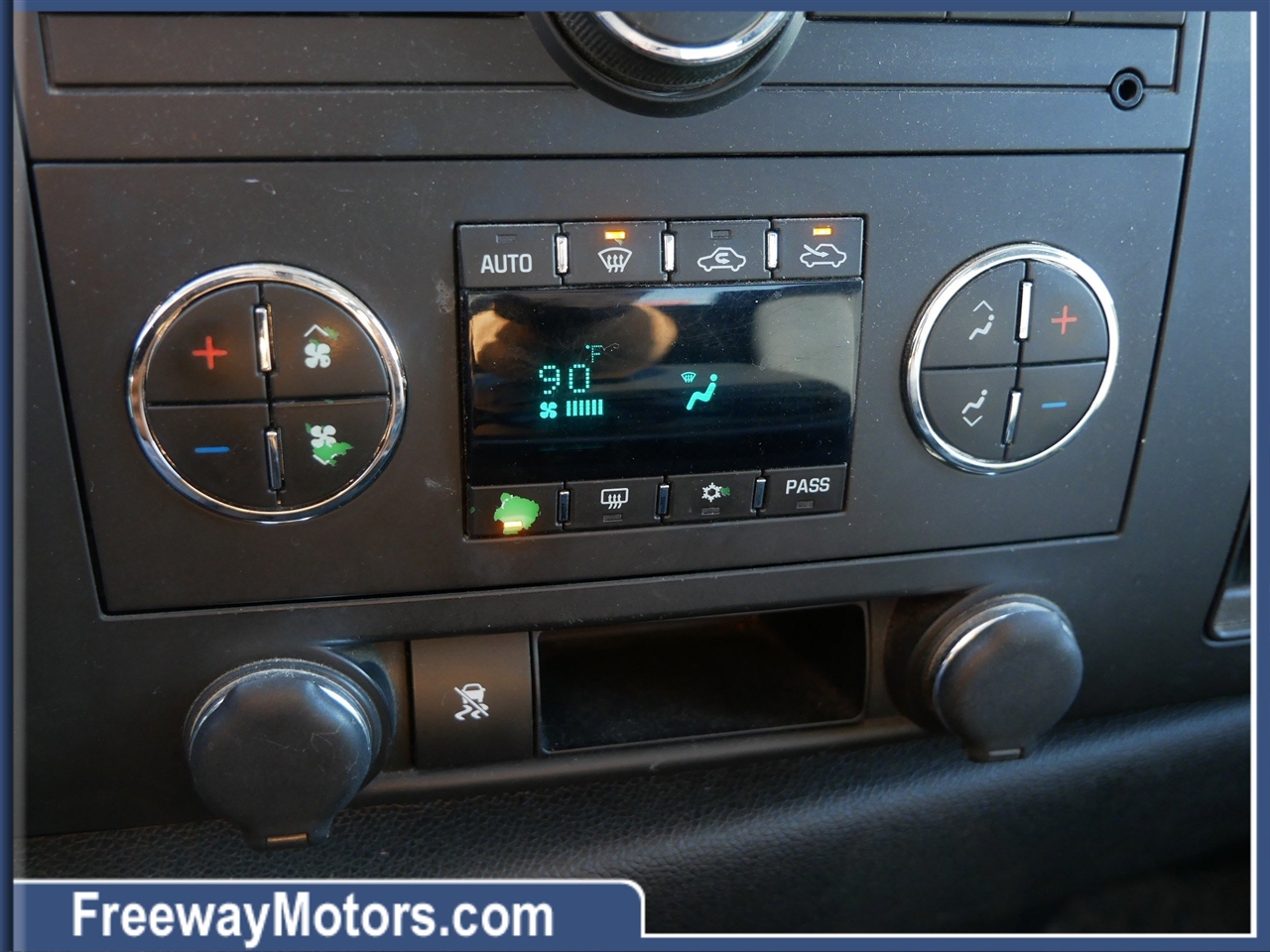 Chevrolet Silverado 1500 4WD Crew Cab 143.5" LT 2009