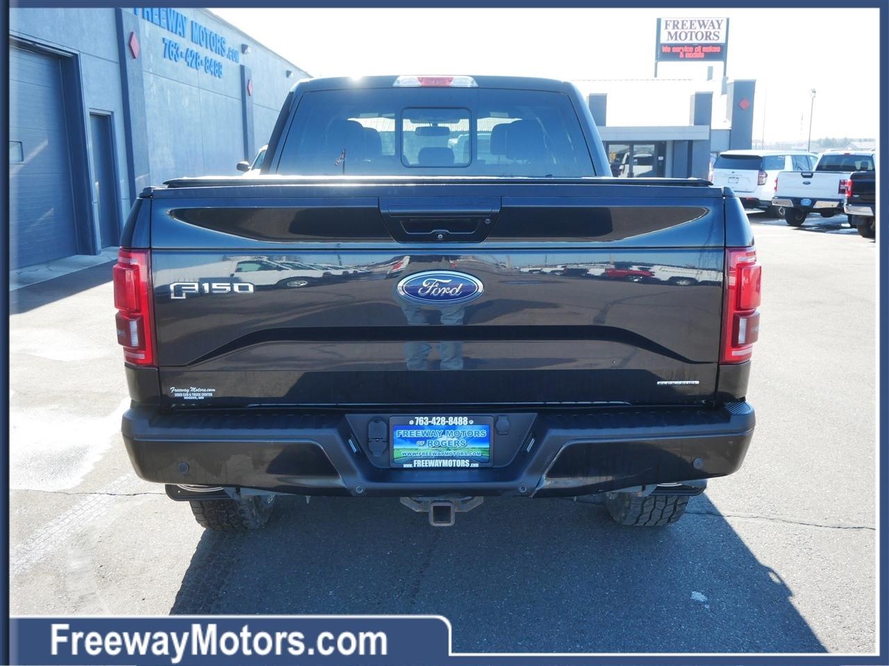 Ford F-150 4WD SuperCrew 157" Lariat w/HD Payload Pkg 2015