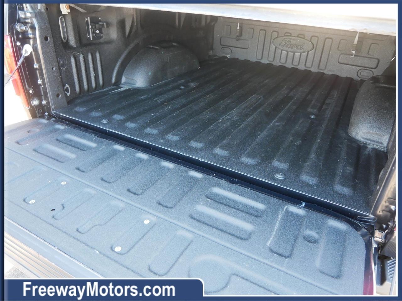 Ford F-150 4WD SuperCrew 157" Lariat w/HD Payload Pkg 2015