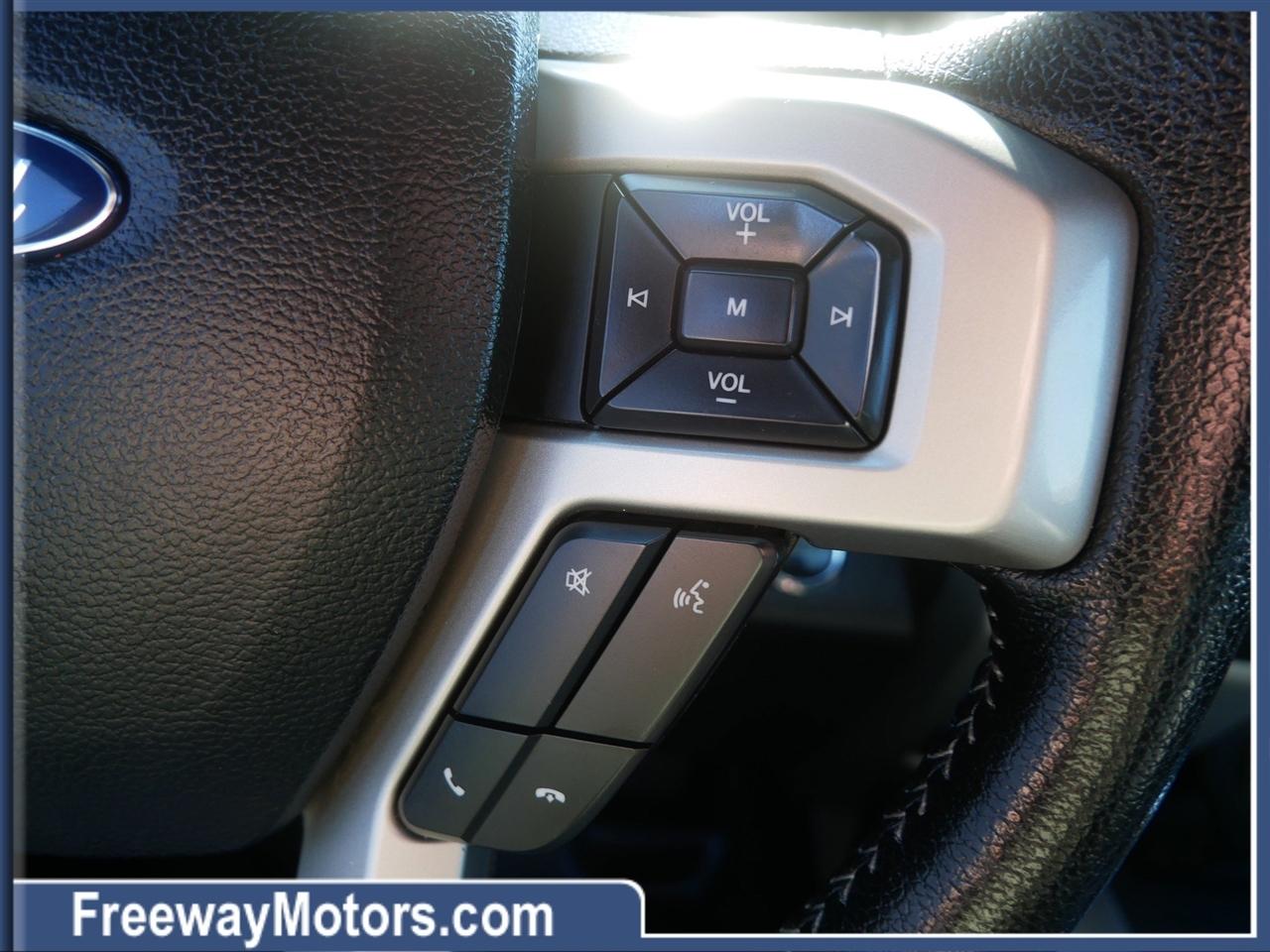 Ford F-150 4WD SuperCrew 157" Lariat w/HD Payload Pkg 2015