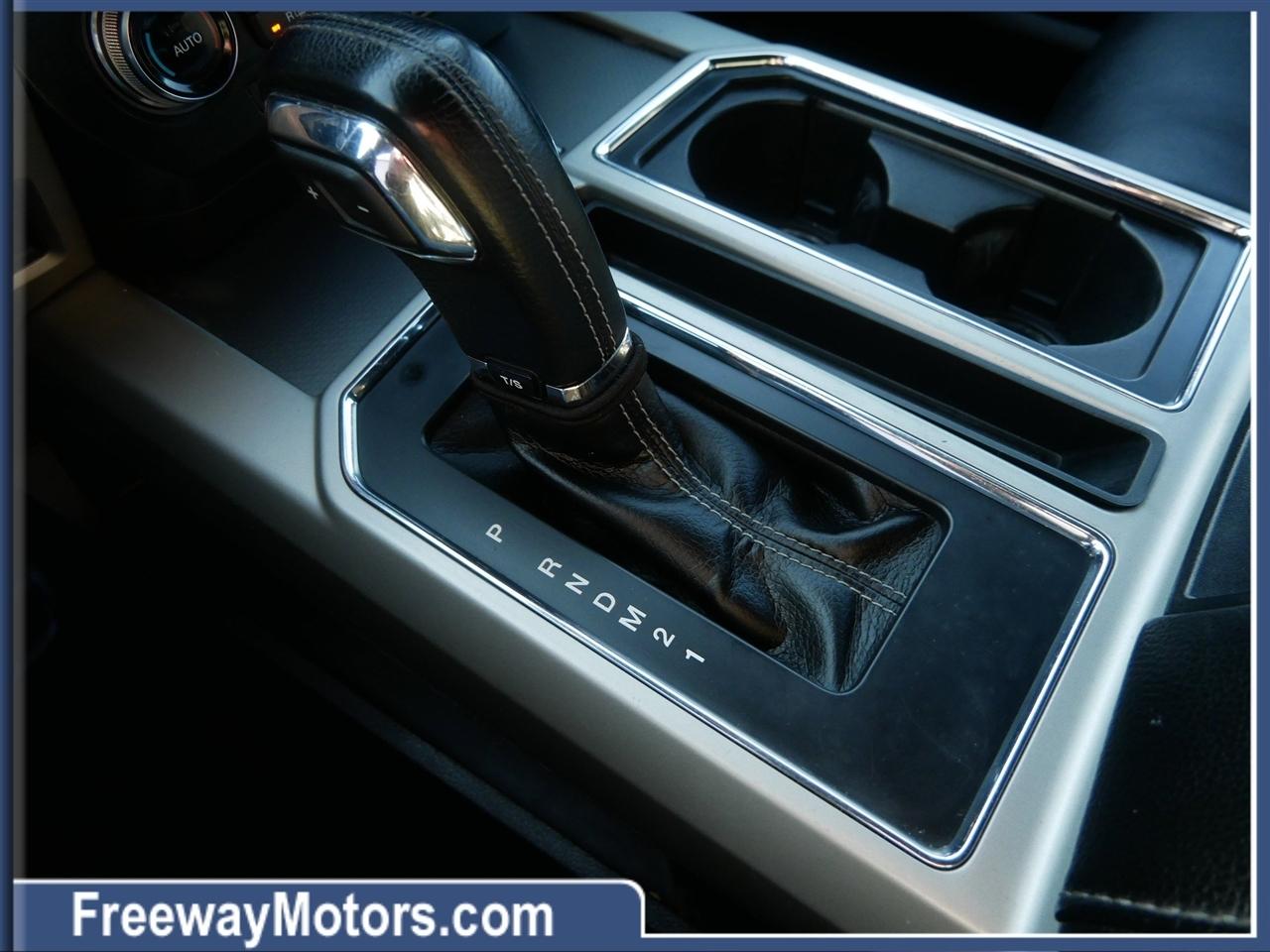 Ford F-150 4WD SuperCrew 157" Lariat w/HD Payload Pkg 2015