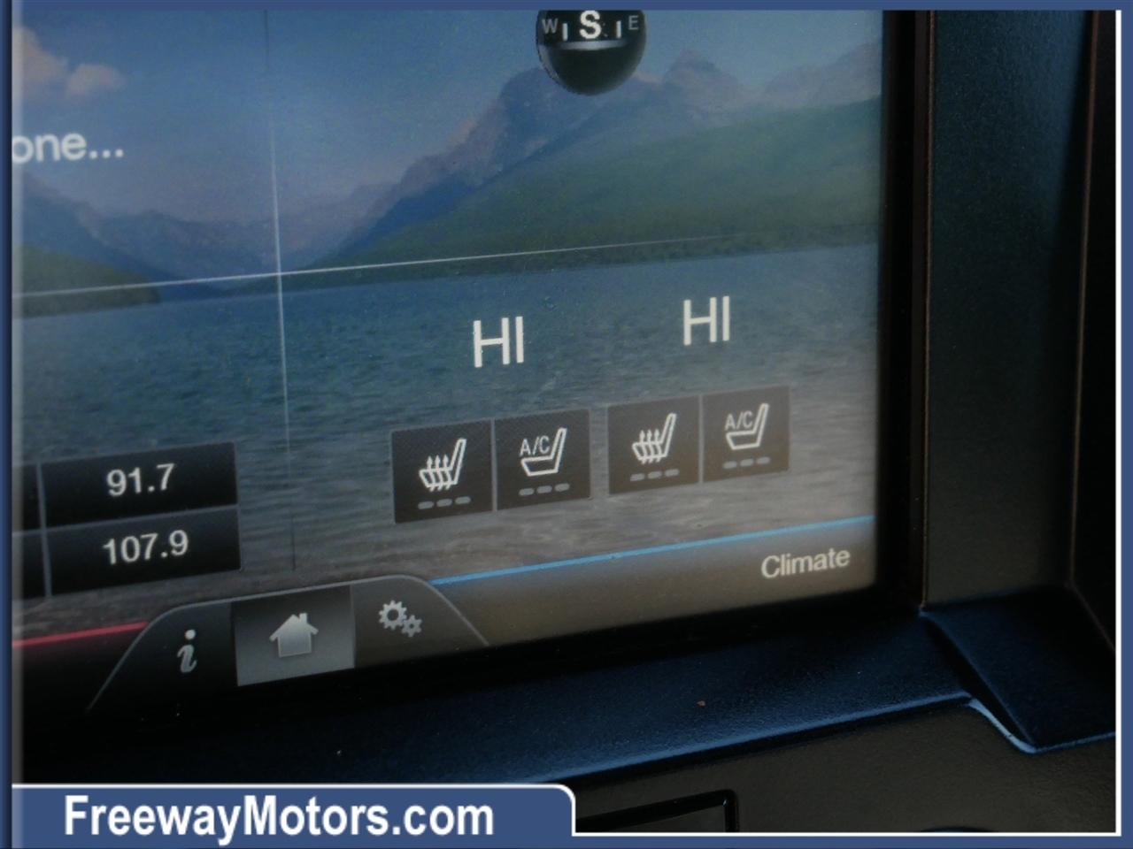 Ford F-150 4WD SuperCrew 157" Lariat w/HD Payload Pkg 2015