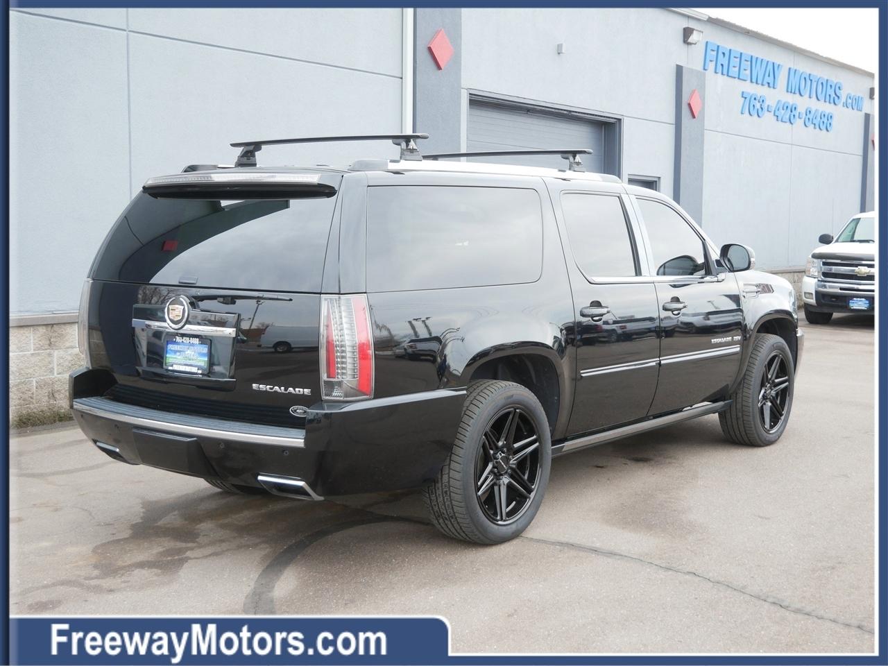 Cadillac Escalade ESV AWD 4dr Premium 2013