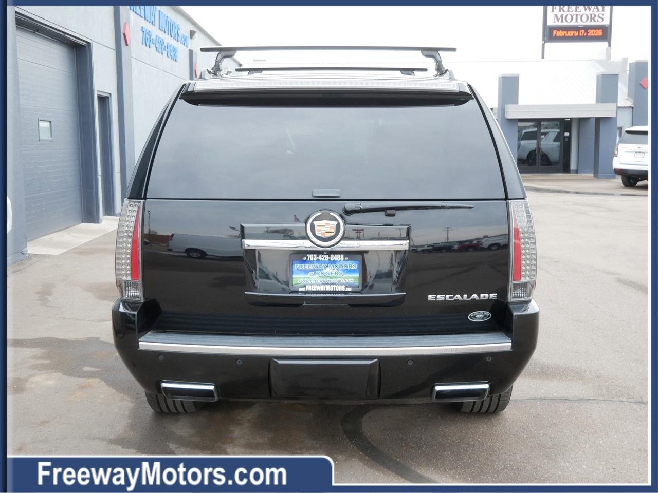 Cadillac Escalade ESV AWD 4dr Premium 2013